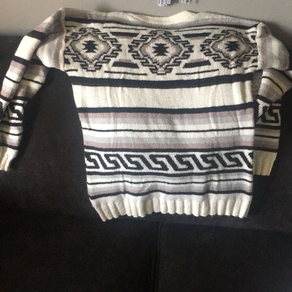 Jen’s pirate booty sitting bull/ cow skull sweater - Picture 4 of 10